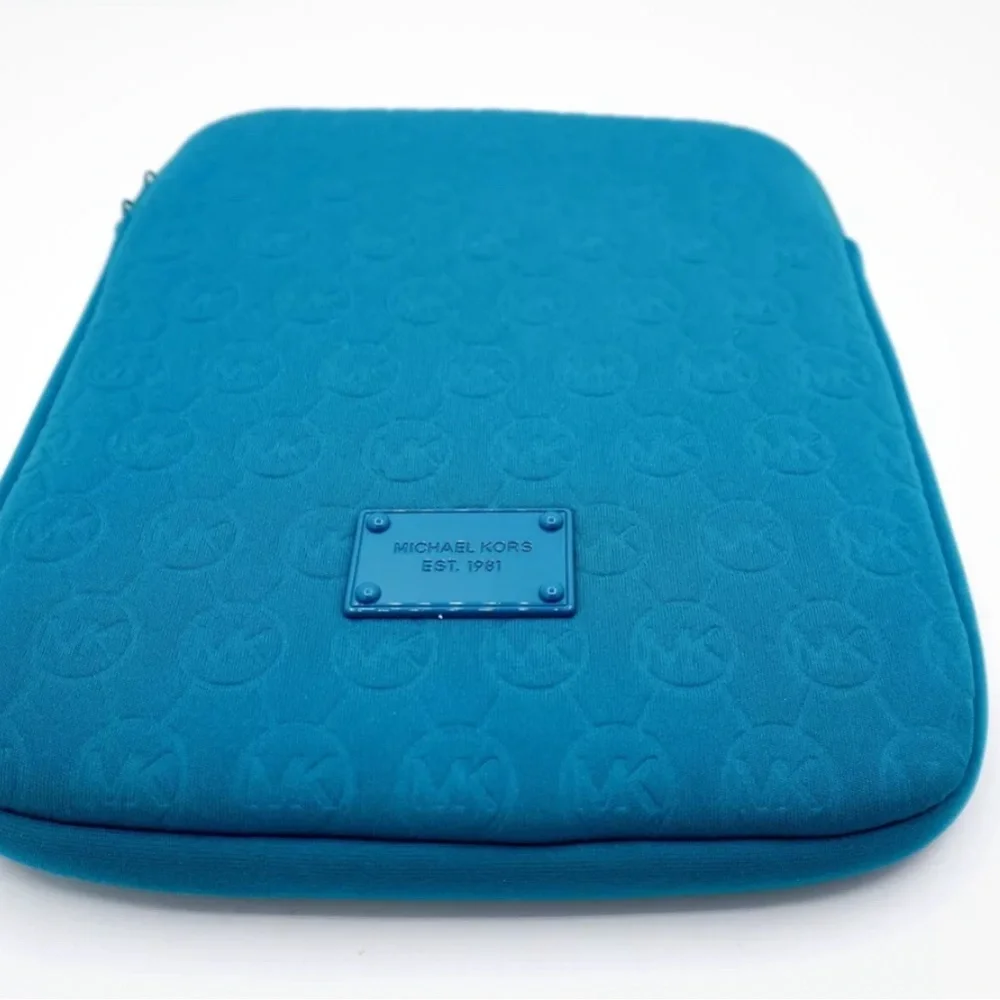 Michael Kors IPAD case 8.5”x11” Neoprene Teal Blue